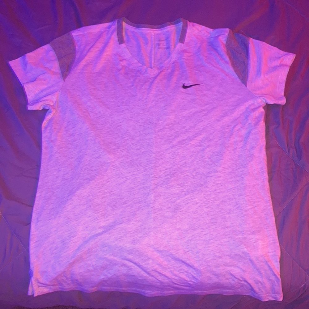 Women’s Nike workout shirt